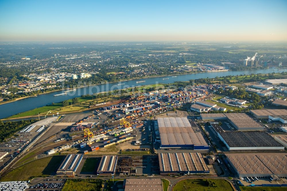 Luftaufnahme Duisburg - Containerterminal im Containerhafen des Binnenhafen Logport Duisburg Rheinhausen in Duisburg im Bundesland Nordrhein-Westfalen