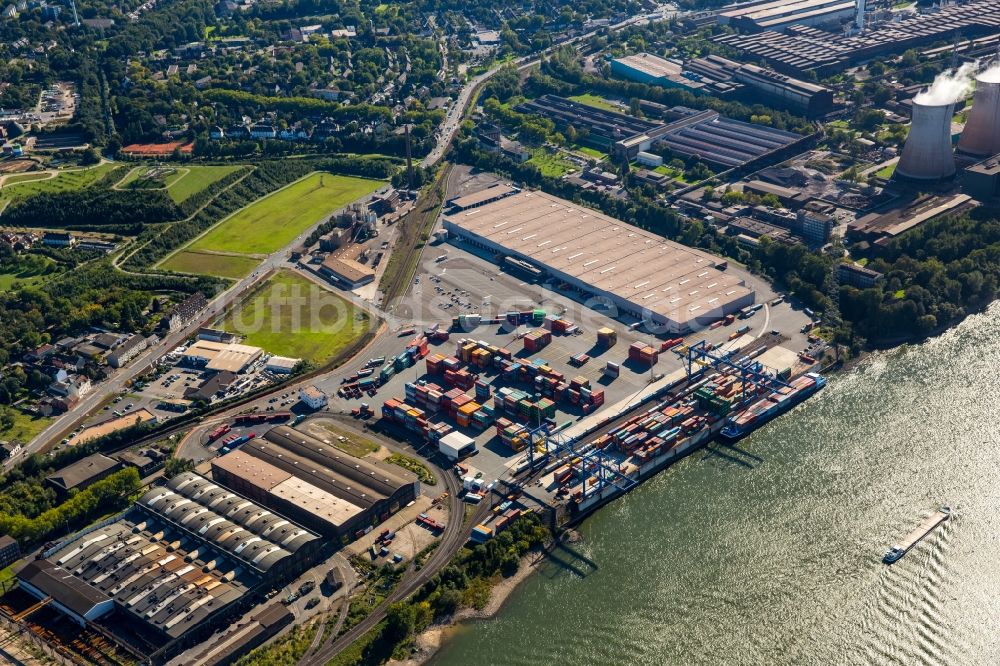 Luftaufnahme Duisburg - Containerterminal im Containerhafen des Binnenhafen Logport II Duisport im Logistikzentrum Rheinhausen in Duisburg im Bundesland Nordrhein-Westfalen