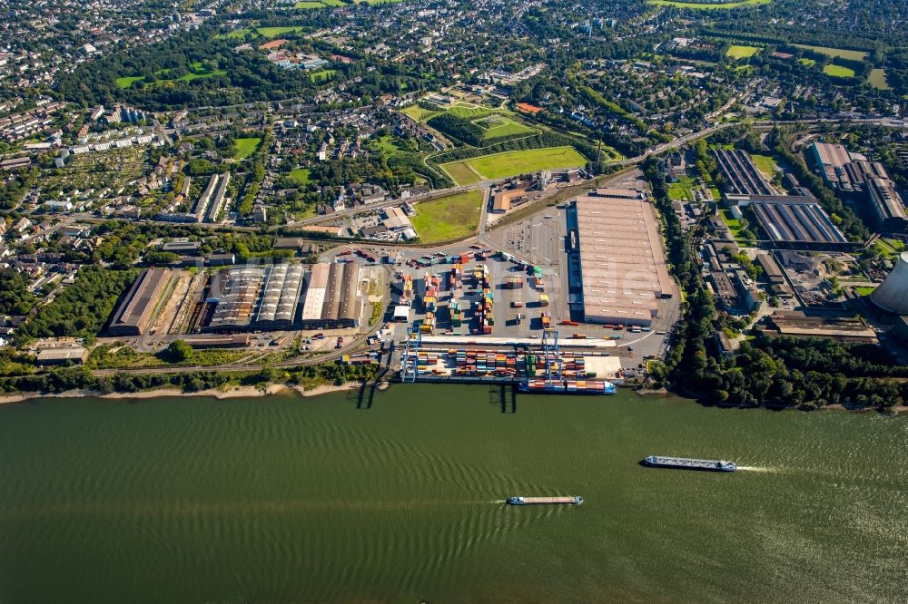 Duisburg von oben - Containerterminal im Containerhafen des Binnenhafen Logport II Duisport im Logistikzentrum Rheinhausen in Duisburg im Bundesland Nordrhein-Westfalen