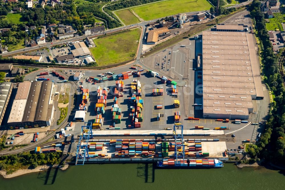 Duisburg aus der Vogelperspektive: Containerterminal im Containerhafen des Binnenhafen Logport II Duisport im Logistikzentrum Rheinhausen in Duisburg im Bundesland Nordrhein-Westfalen