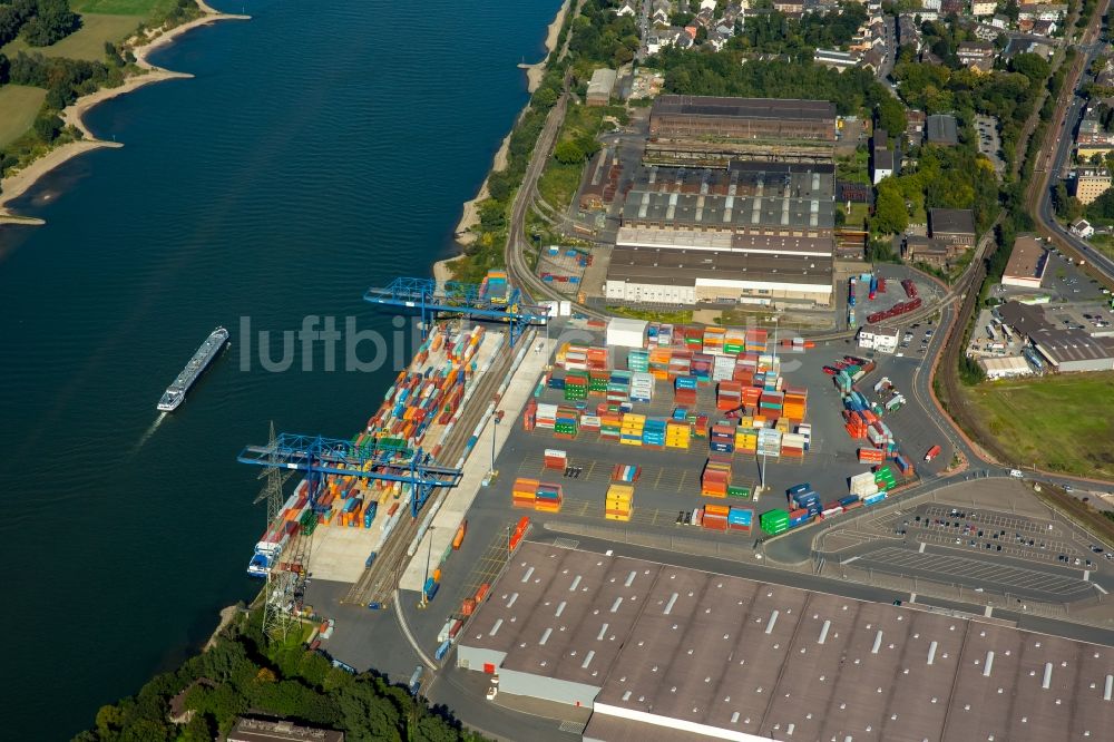 Duisburg von oben - Containerterminal im Containerhafen des Binnenhafen Logport II Duisport im Logistikzentrum Rheinhausen in Duisburg im Bundesland Nordrhein-Westfalen