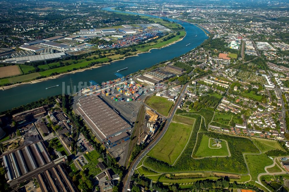 Luftbild Duisburg - Containerterminal im Containerhafen des Binnenhafen Logport II Duisport im Logistikzentrum Rheinhausen in Duisburg im Bundesland Nordrhein-Westfalen