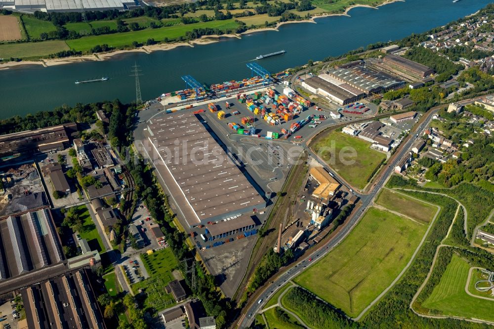 Luftaufnahme Duisburg - Containerterminal im Containerhafen des Binnenhafen Logport II Duisport im Logistikzentrum Rheinhausen in Duisburg im Bundesland Nordrhein-Westfalen