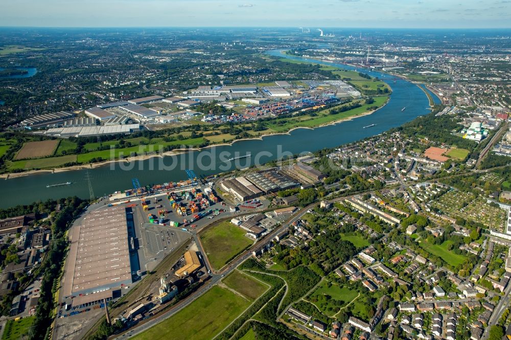 Duisburg von oben - Containerterminal im Containerhafen des Binnenhafen Logport II Duisport im Logistikzentrum Rheinhausen in Duisburg im Bundesland Nordrhein-Westfalen