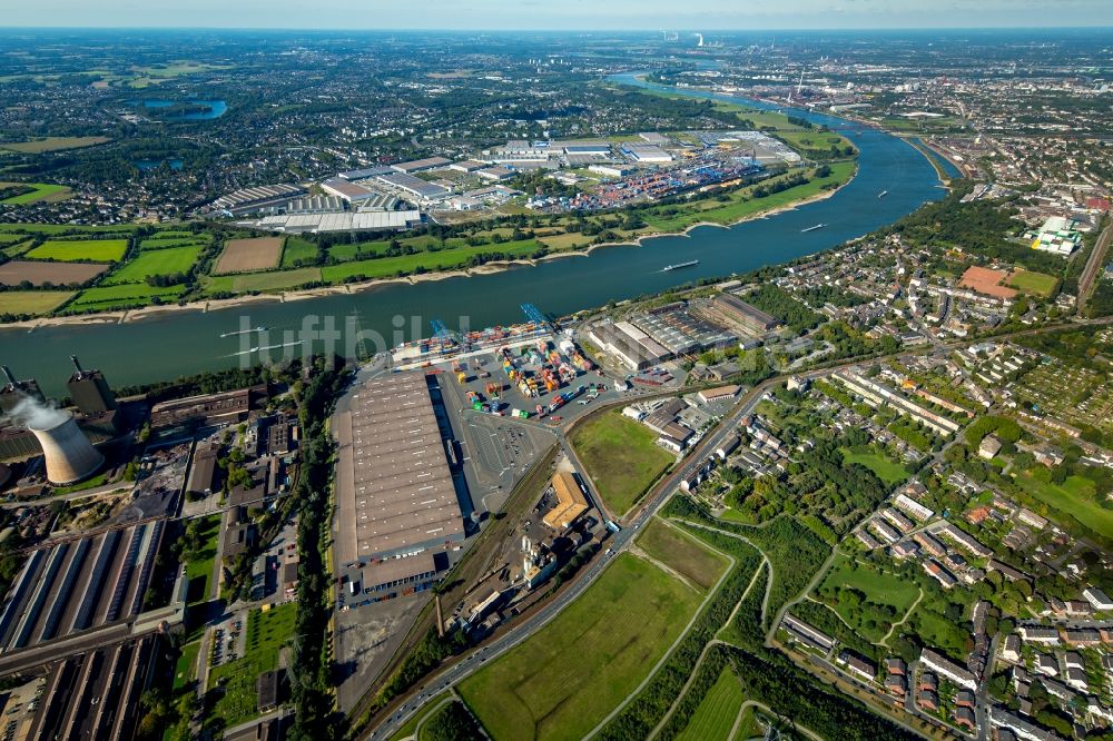 Duisburg aus der Vogelperspektive: Containerterminal im Containerhafen des Binnenhafen Logport II Duisport im Logistikzentrum Rheinhausen in Duisburg im Bundesland Nordrhein-Westfalen