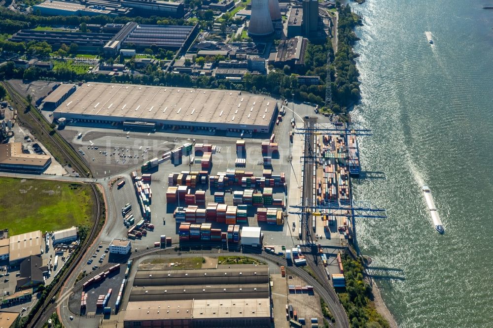 Luftaufnahme Duisburg - Containerterminal im Containerhafen des Binnenhafen Logport II Duisport im Logistikzentrum Rheinhausen in Duisburg im Bundesland Nordrhein-Westfalen