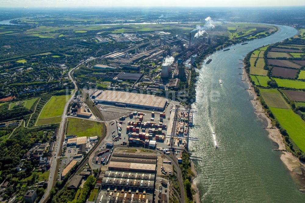 Duisburg von oben - Containerterminal im Containerhafen des Binnenhafen Logport II Duisport im Logistikzentrum Rheinhausen in Duisburg im Bundesland Nordrhein-Westfalen