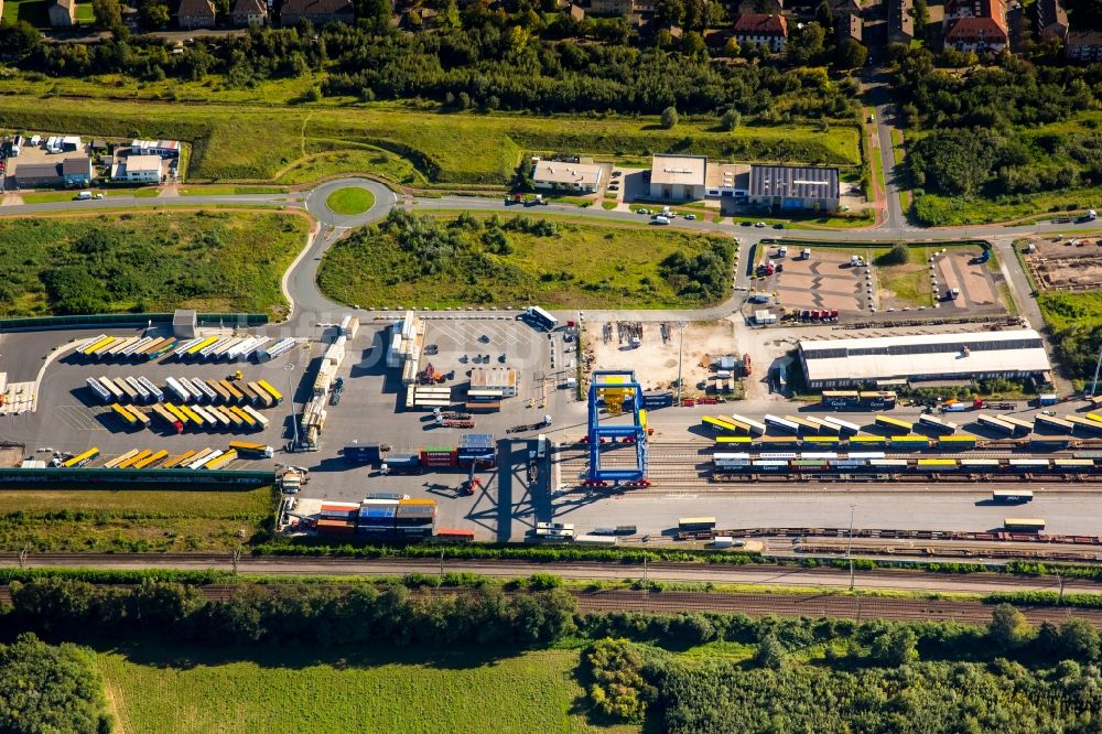 Luftbild Duisburg - Containerterminal im Containerhafen des Binnenhafen Logport III Duisport im Logistikzentrum Rheinhausen in Duisburg im Bundesland Nordrhein-Westfalen