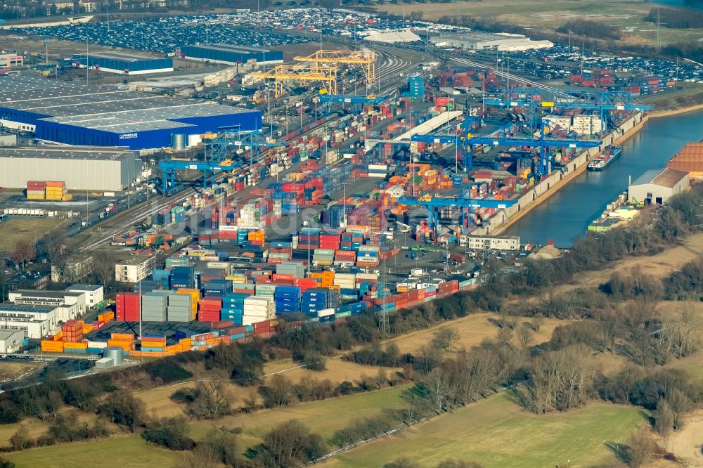 Luftbild Duisburg - Containerterminal im Containerhafen des Binnenhafen am Rhein bei Hochwasser im Ortsteil Friemersheim in Duisburg im Bundesland Nordrhein-Westfalen, Deutschland