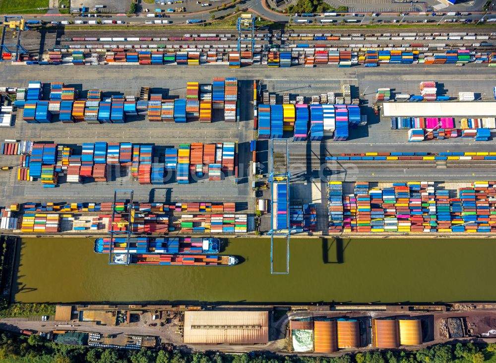 Luftaufnahme Duisburg - Containerterminal im Containerhafen des Binnenhafen am Rhein im Ortsteil Friemersheim in Duisburg im Bundesland Nordrhein-Westfalen, Deutschland