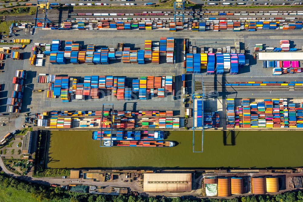 Duisburg von oben - Containerterminal im Containerhafen des Binnenhafen am Rhein im Ortsteil Friemersheim in Duisburg im Bundesland Nordrhein-Westfalen, Deutschland