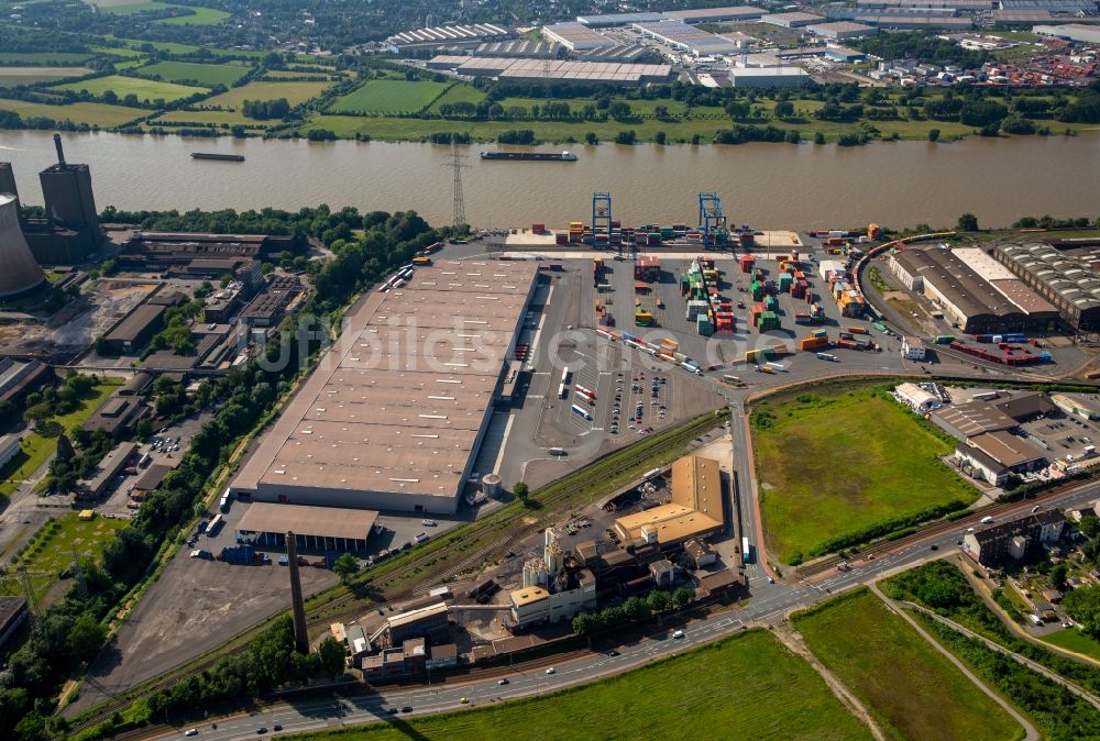 Luftaufnahme Duisburg - Containerterminal im Containerhafen des Binnenhafen Rhein-Ruhr Terminal Gesellschaft für Container- und Güterumschlag mbH an der Richard-Seiffert-Straße in Duisburg im Bundesland Nordrhein-Westfalen