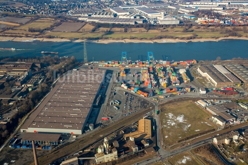 Duisburg von oben - Containerterminal im Containerhafen des Binnenhafen Rhein-Ruhr Terminal Gesellschaft für Container- und Güterumschlag mbH Richard-Seiffert-Straße im Ortsteil Wanheim - Angerhausen in Duisburg im Bundesland Nordrhein-Westfalen