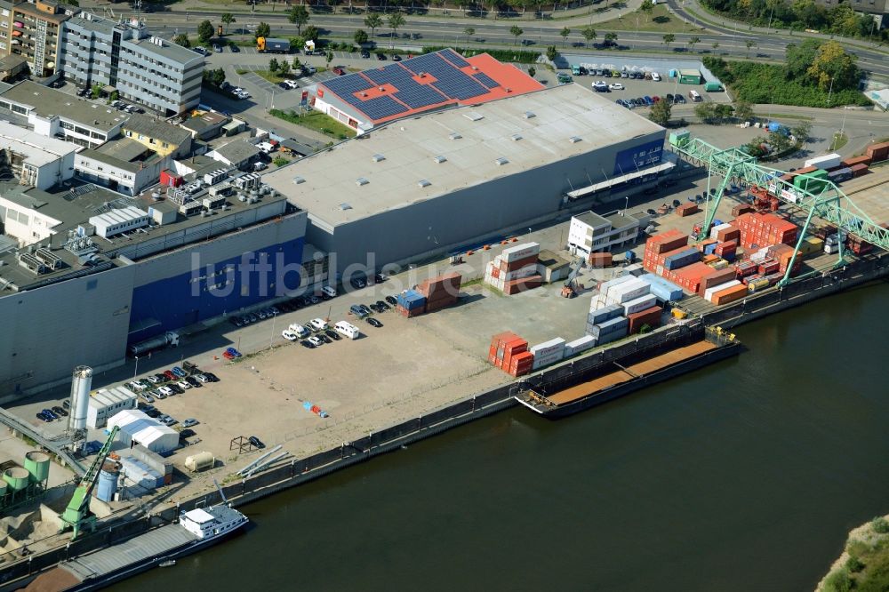 Mannheim von oben - Containerterminal im Containerhafen des Binnenhafen Am Salzkai am Ufer des Neckar in Mannheim im Bundesland Baden-Württemberg