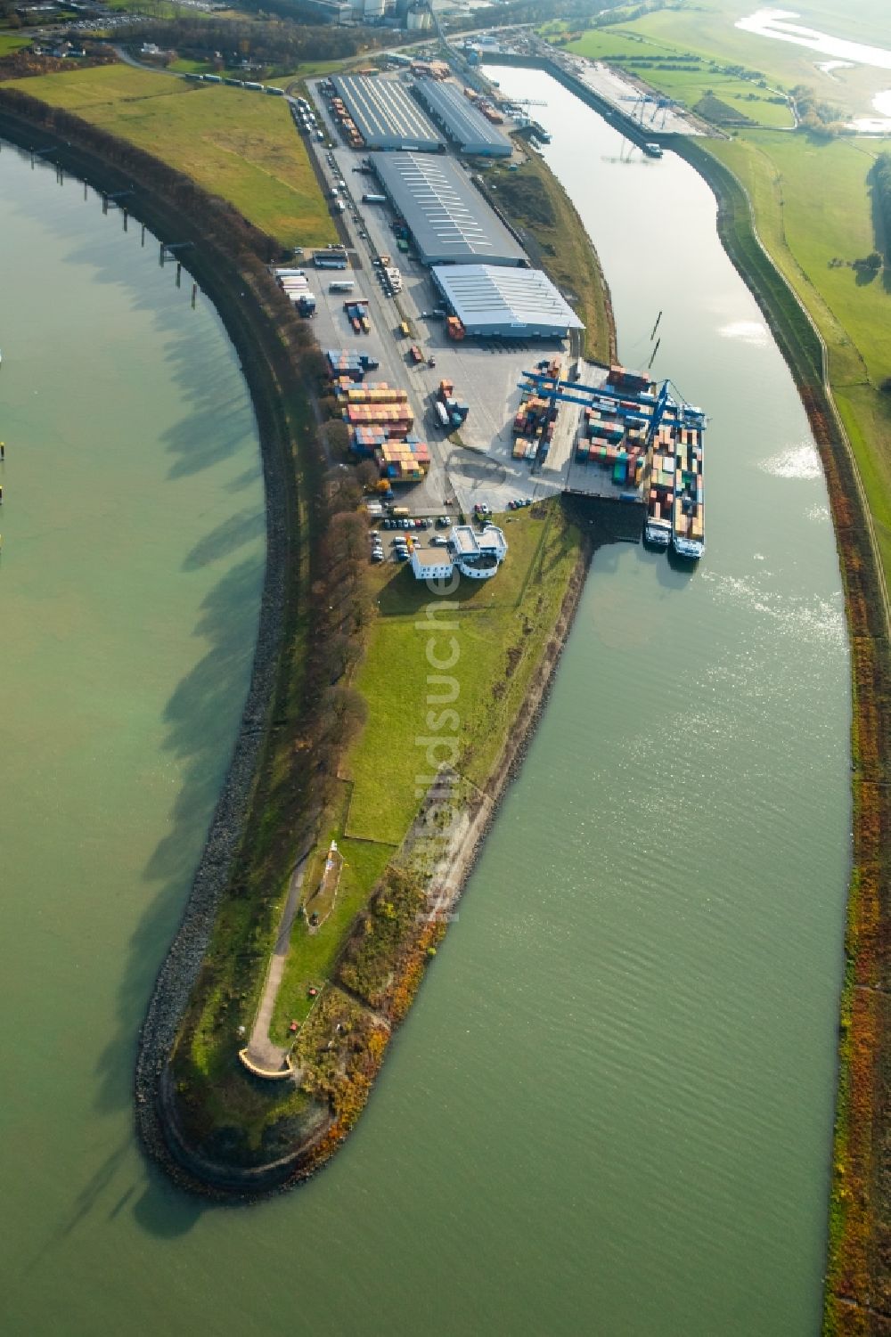 Luftbild Voerde (Niederrhein) - Containerterminal im Containerhafen des Binnenhafen am Wesel-Datteln-Kanal im Ortsteil Spellen in Voerde (Niederrhein) im Bundesland Nordrhein-Westfalen