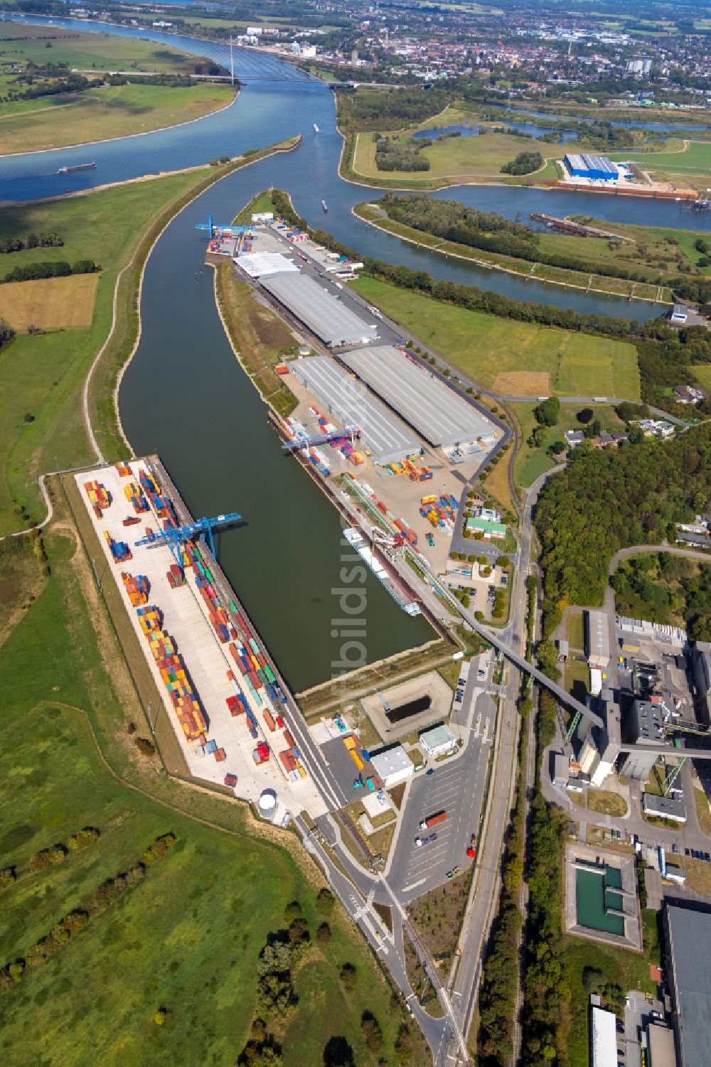 Luftaufnahme Voerde (Niederrhein) - Containerterminal im Containerhafen des Binnenhafen am Wesel-Datteln-Kanal in Voerde (Niederrhein) im Bundesland Nordrhein-Westfalen