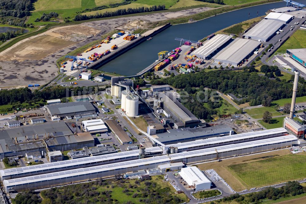 Voerde (Niederrhein) aus der Vogelperspektive: Containerterminal im Containerhafen des Binnenhafen am Wesel-Datteln-Kanal in Voerde (Niederrhein) im Bundesland Nordrhein-Westfalen