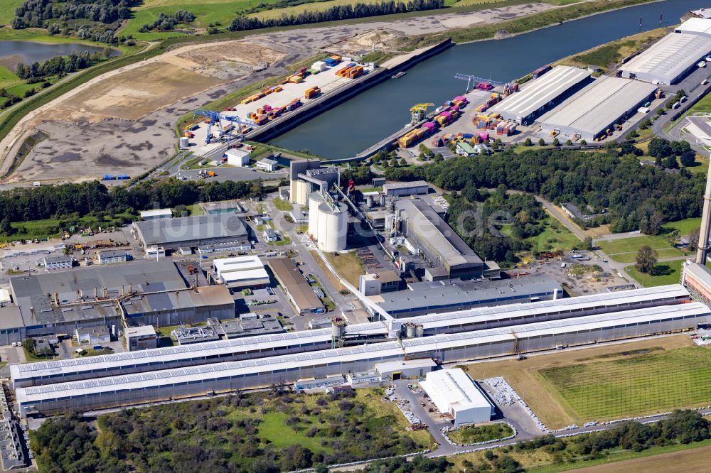 Luftbild Voerde (Niederrhein) - Containerterminal im Containerhafen des Binnenhafen am Wesel-Datteln-Kanal in Voerde (Niederrhein) im Bundesland Nordrhein-Westfalen