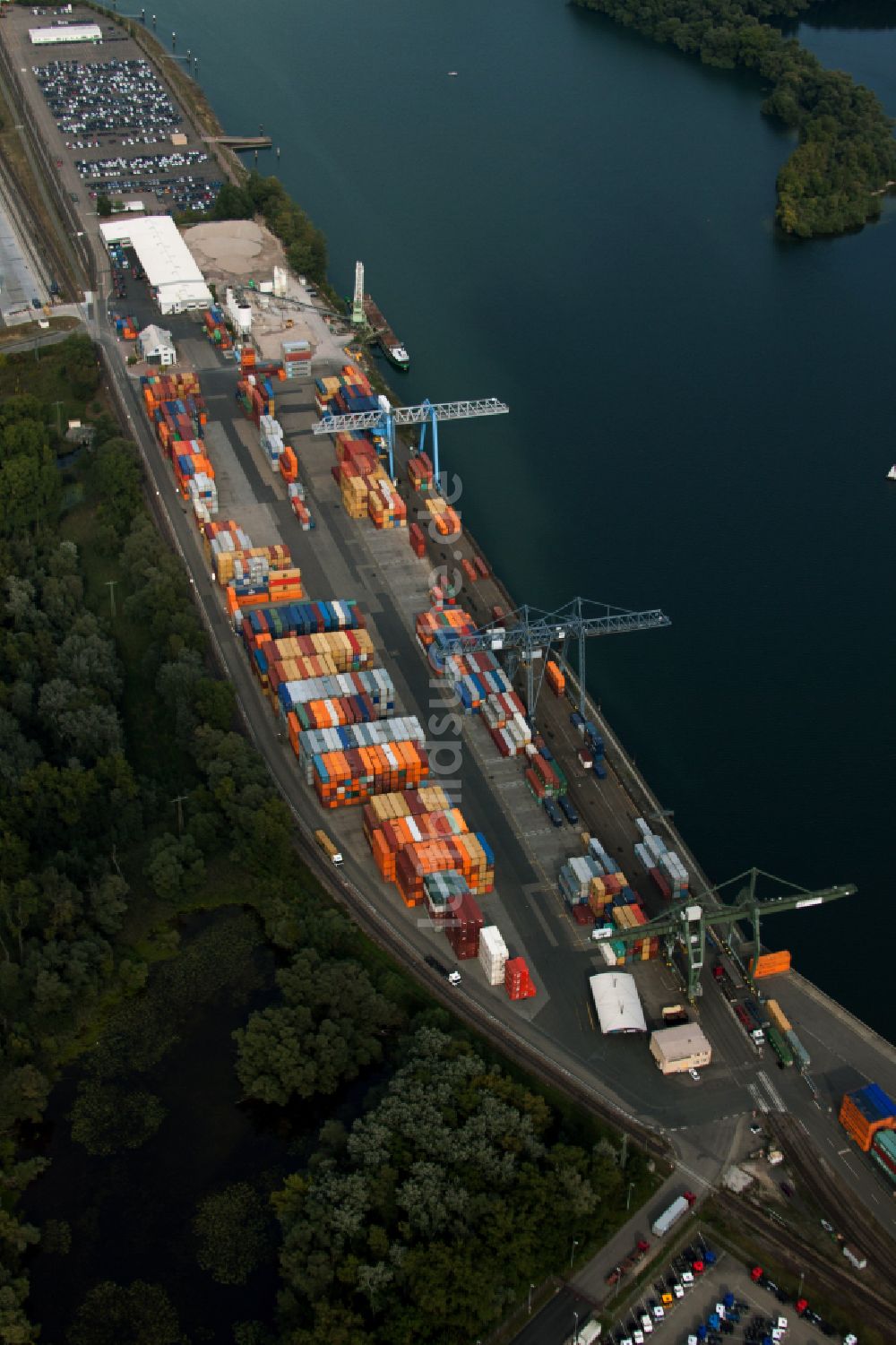 Luftbild Wörth am Rhein - Containerterminal im Containerhafen am Landeshafen in Wörth im Bundesland Rheinland-Pfalz, Deutschland