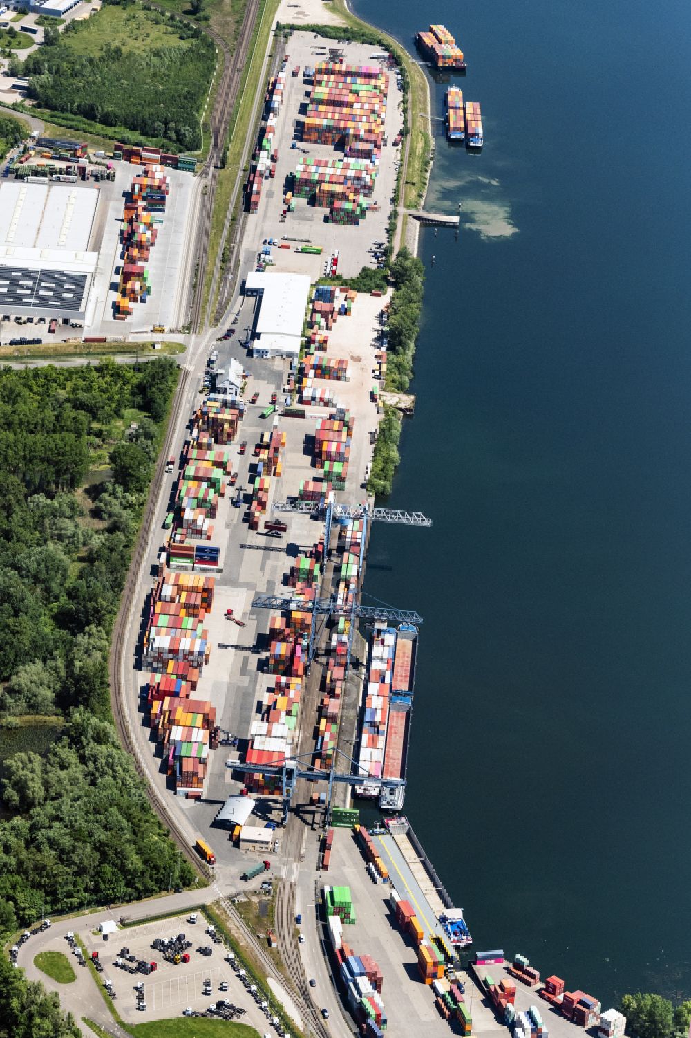 Luftbild Wörth am Rhein - Containerterminal im Containerhafen am Landeshafen in Wörth im Bundesland Rheinland-Pfalz, Deutschland