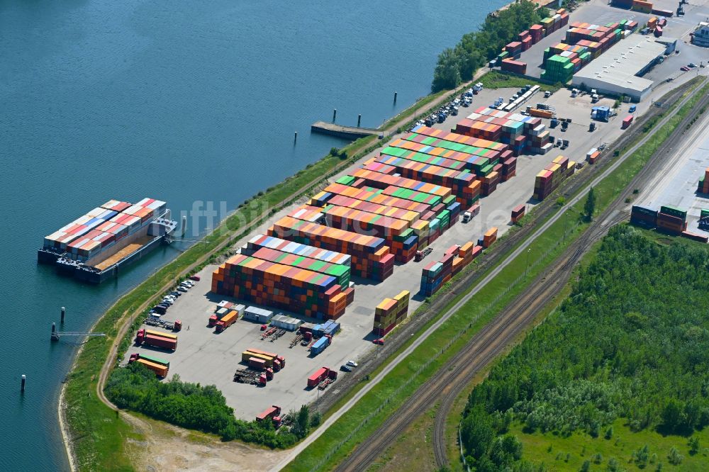 Luftaufnahme Wörth am Rhein - Containerterminal im Containerhafen am Landeshafen in Wörth im Bundesland Rheinland-Pfalz, Deutschland