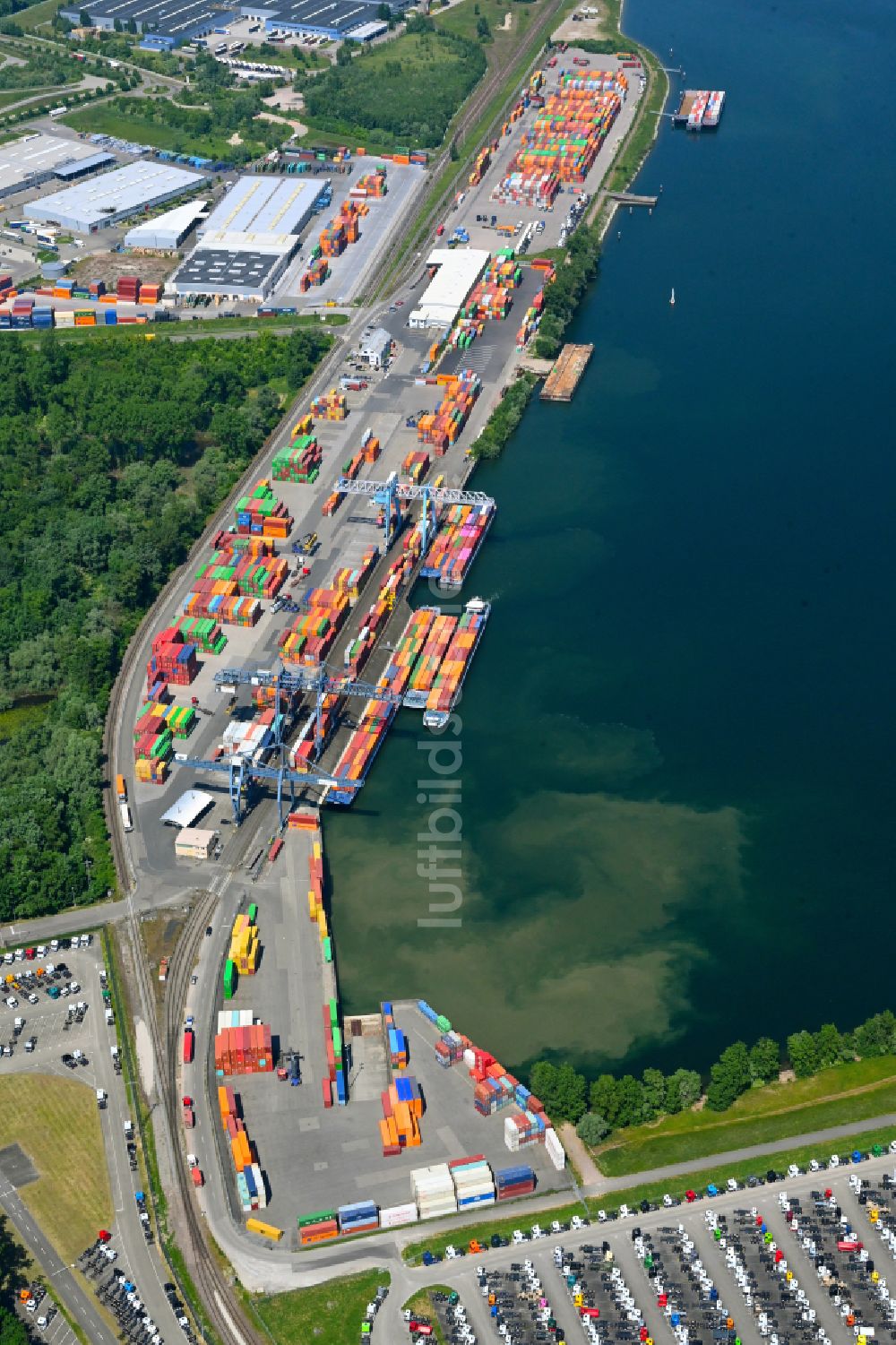 Luftbild Wörth am Rhein - Containerterminal im Containerhafen am Landeshafen in Wörth im Bundesland Rheinland-Pfalz, Deutschland