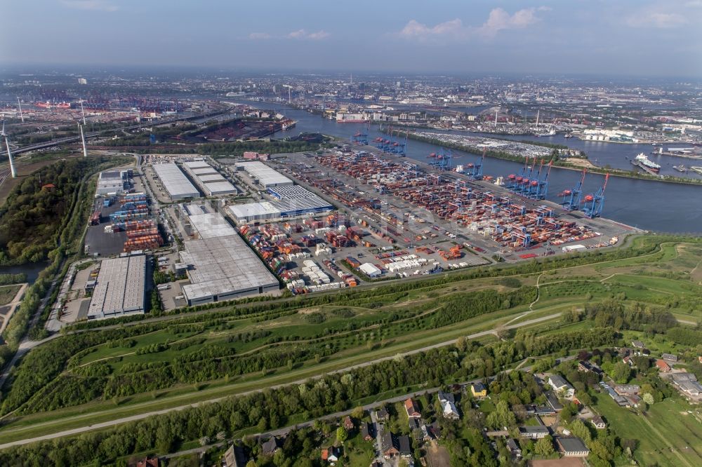 Hamburg von oben - Containerterminal HHLA Container Terminal Altenwerder (CTA) am Ufer der Elbe im Stadtteil Altenwerder in Hamburg