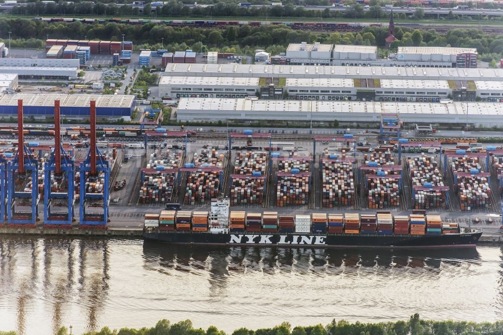 Hamburg aus der Vogelperspektive: Containerterminal HHLA Container Terminal Altenwerder (CTA) am Ufer der Elbe im Stadtteil Altenwerder in Hamburg