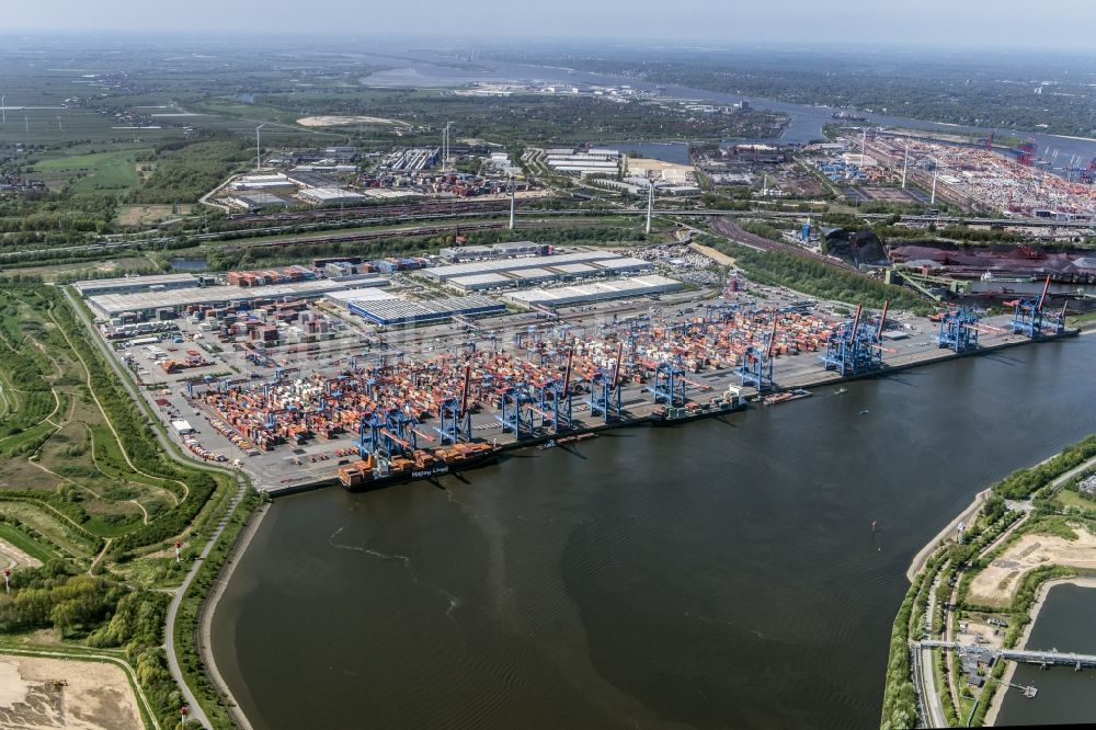 Hamburg aus der Vogelperspektive: Containerterminal HHLA Container Terminal Altenwerder (CTA) am Ufer der Elbe im Stadtteil Altenwerder in Hamburg