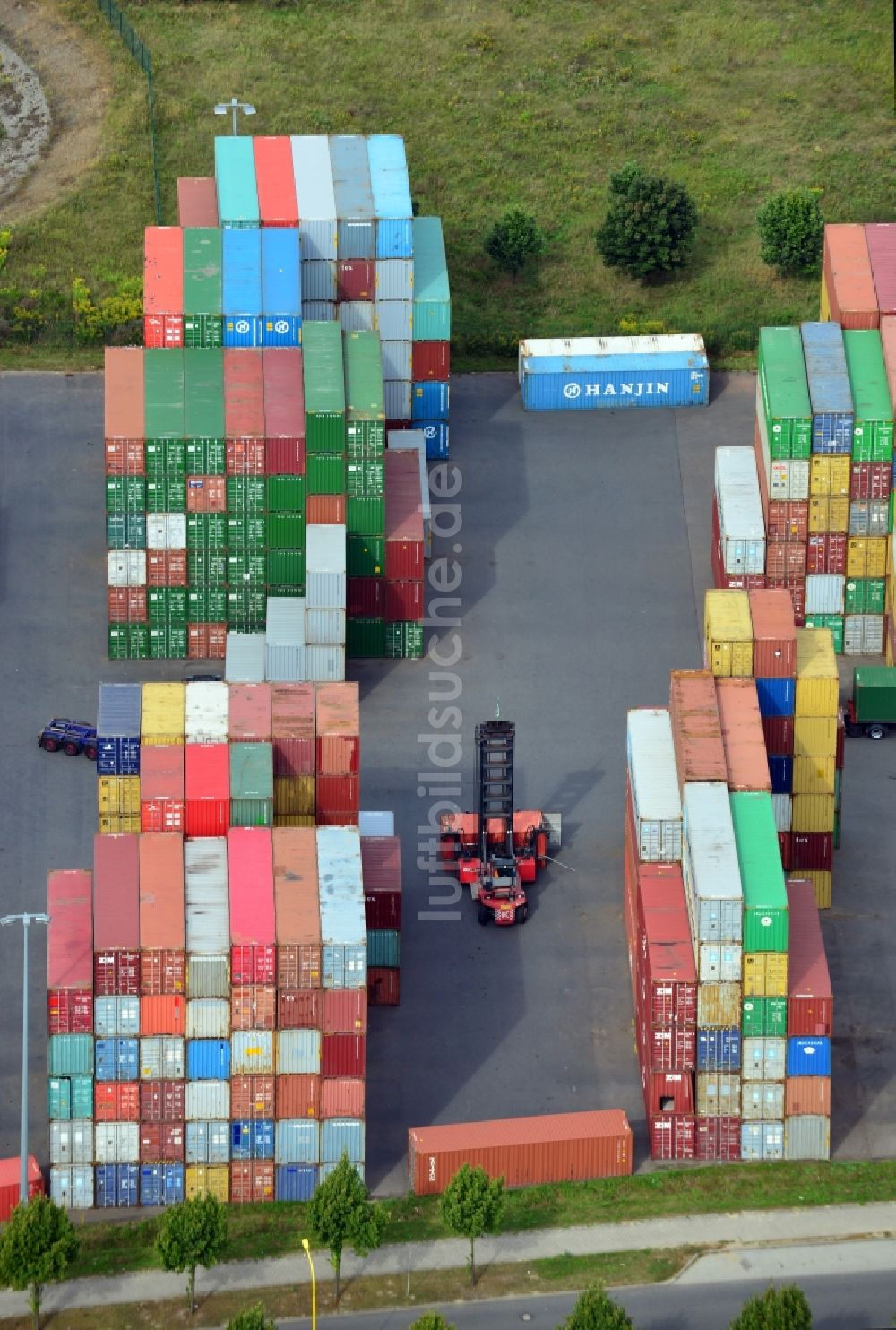 Luftbild Großbeeren - Containerverladeplatz in Großbeeren an der Märkischen Allee im Bundesland Brandenburg