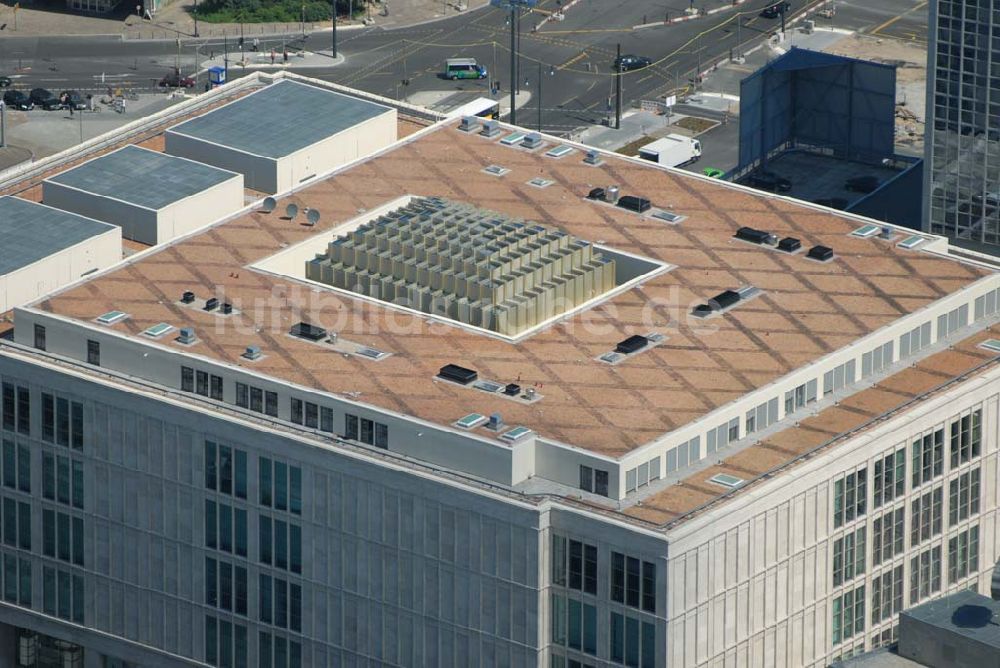 Berlin aus der Vogelperspektive: Dach der Galeria Kaufhof Berlin Alexanderplatz