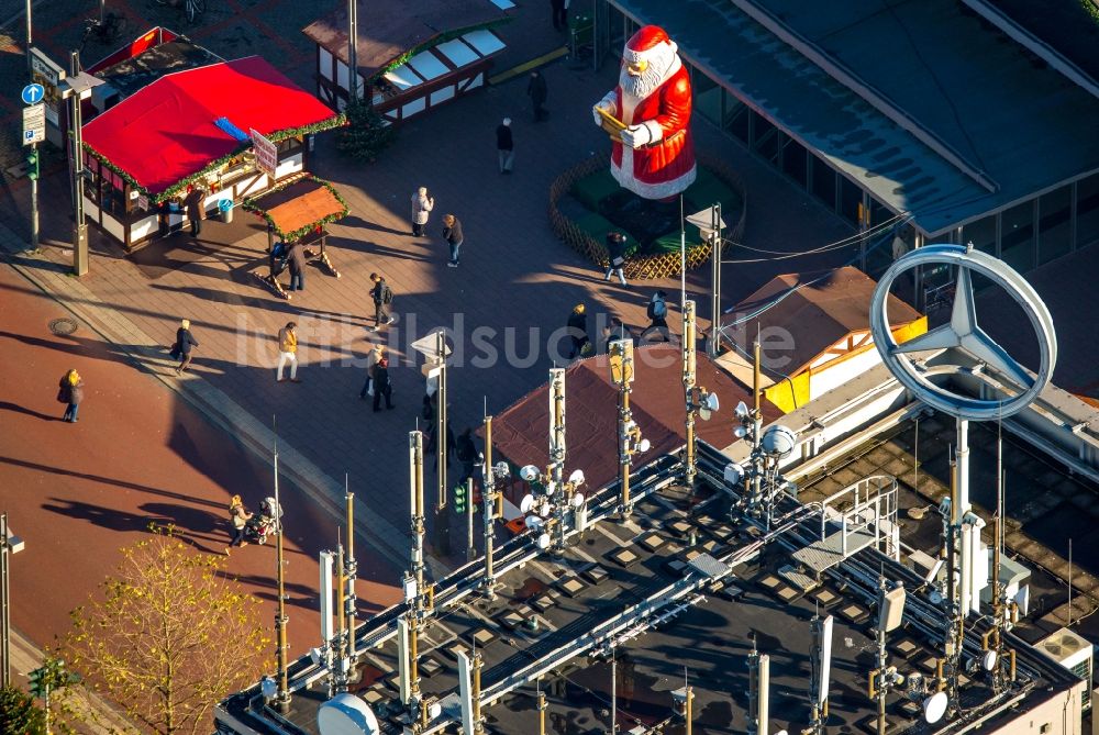 Bochum von oben - Dach des Hochhaus- Gebäudes LUEG Europahochhaus am Kurt-Schuhmacher-Platz in Bochum im Bundesland Nordrhein-Westfalen