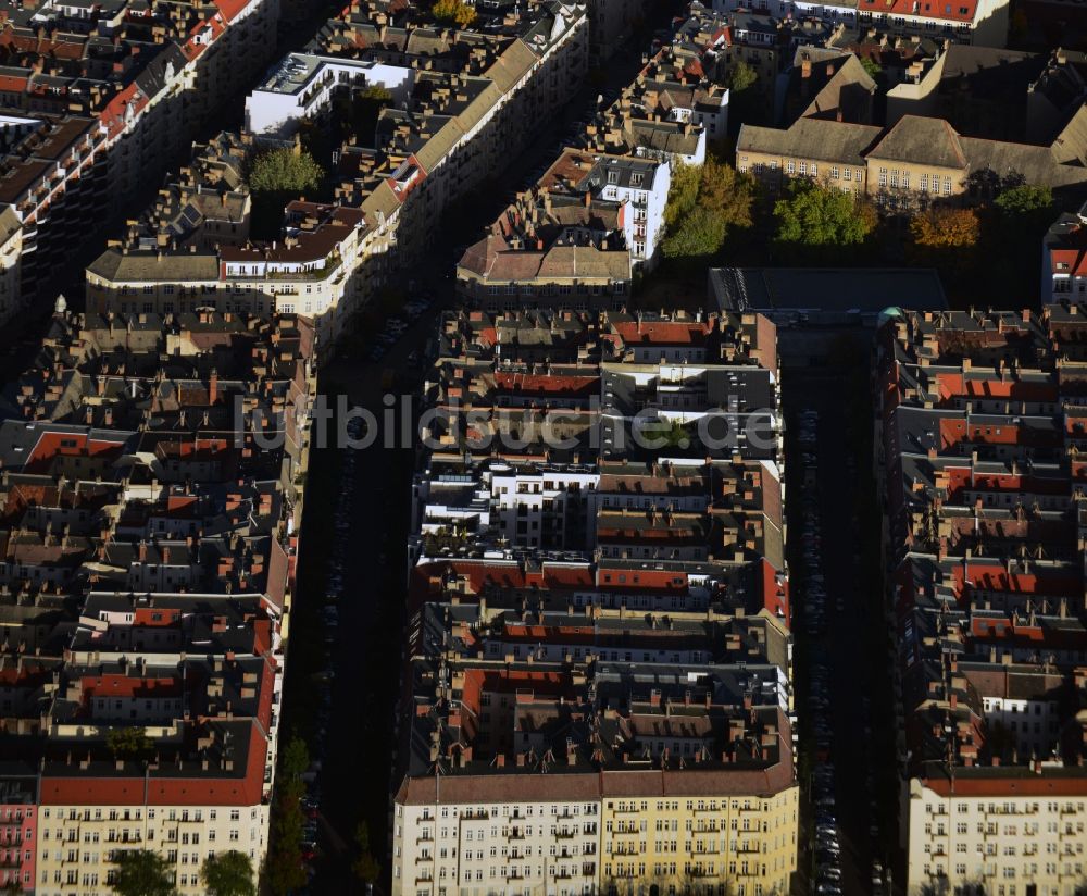 Luftaufnahme Berlin Prenzlauer Berg - Dach- Landschaft der Altbau ...