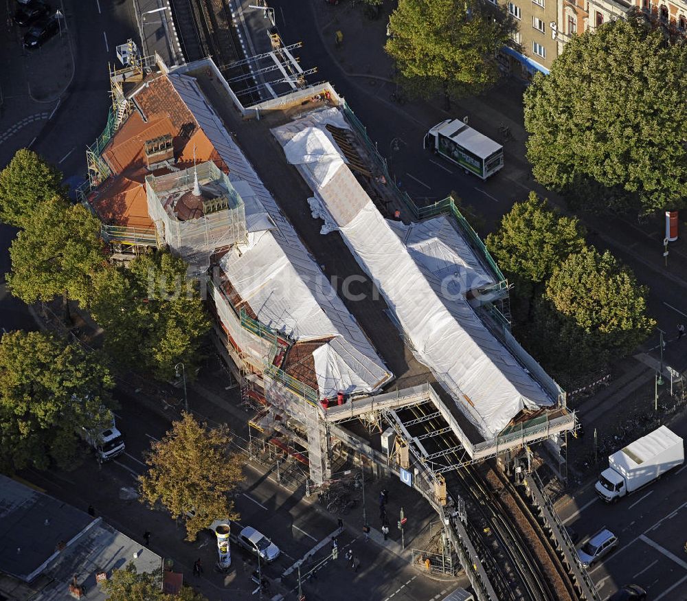 Luftaufnahme Berlin - Dacharbeiten Schlesisches Tor Berlin