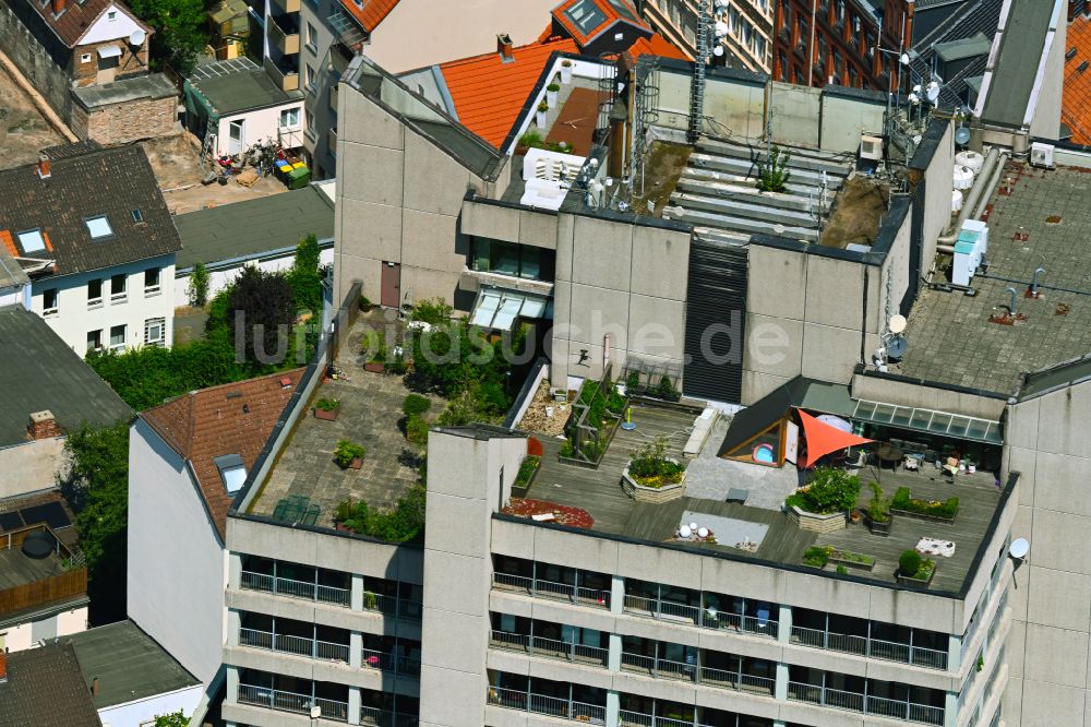 Luftbild Hannover - Dachgarten - Landschaft im Hochhaus einer Mehrfamilienhaussiedlung in Hannover im Bundesland Niedersachsen, Deutschland