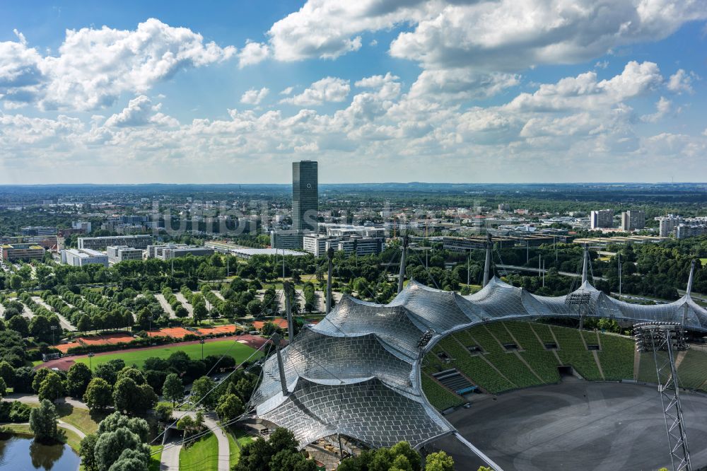 Luftbild München - Dachkonstruktion Olympiadach des Olympiastadions in München im Bundesland Bayern