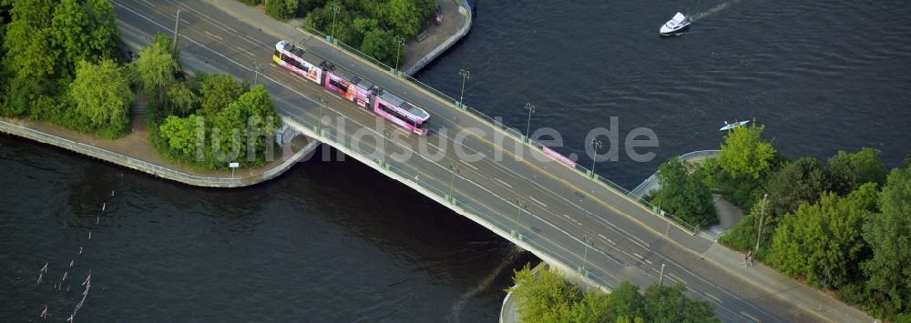 Berlin von oben - Dammbrücke über die Spree im Ortsteil Köpenick im Bezirk Treptow-Köpenick in Berlin