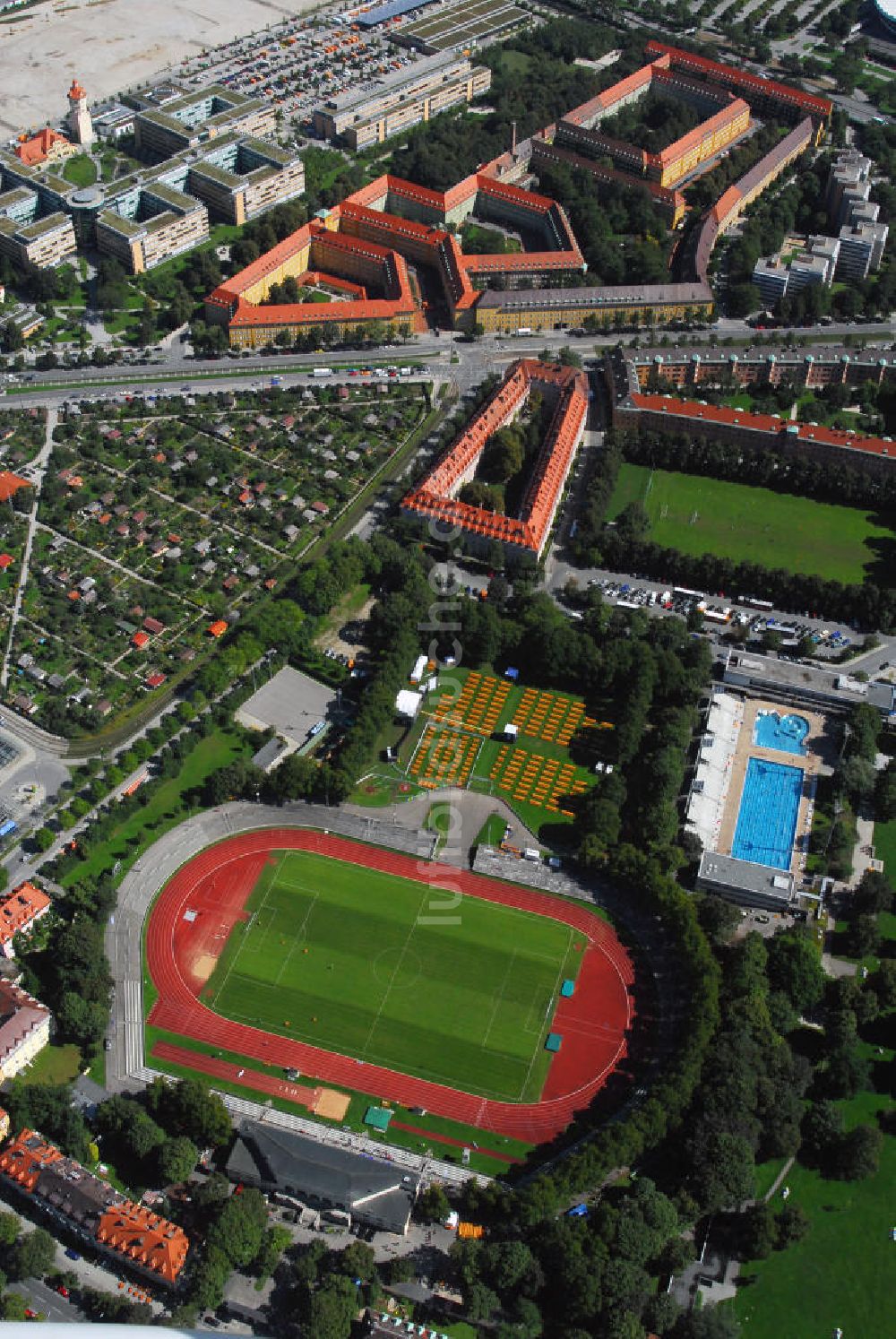 München von oben - Dantestadion und Borstei in München