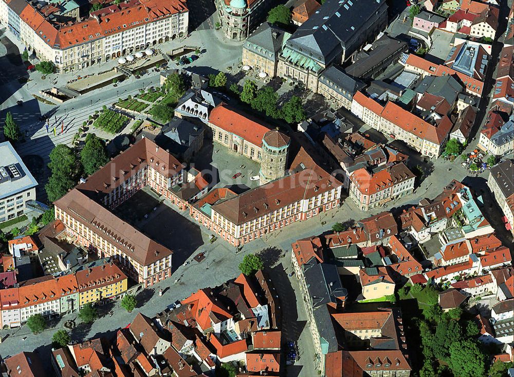 Luftbild Bayreuth - Das Alte Schloss an der Maximilianstraße in der Altstadt von Bayreuth