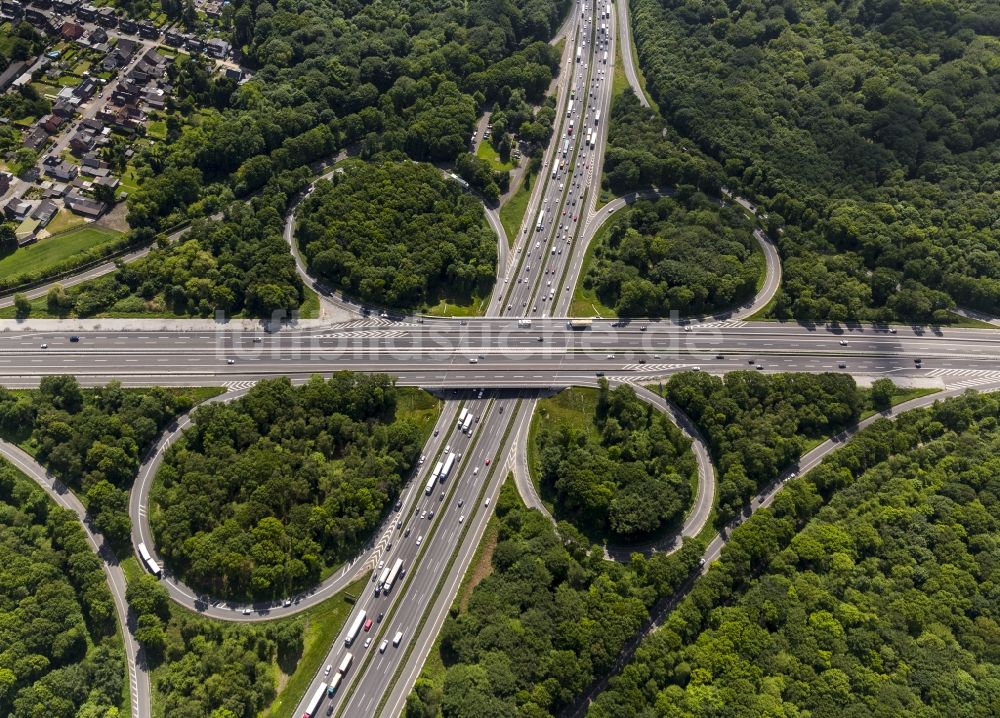 Luftbild Oberhausen - Das Autobahnkreuz Oberhausen im Bundesland Nordrhein-Westfalen