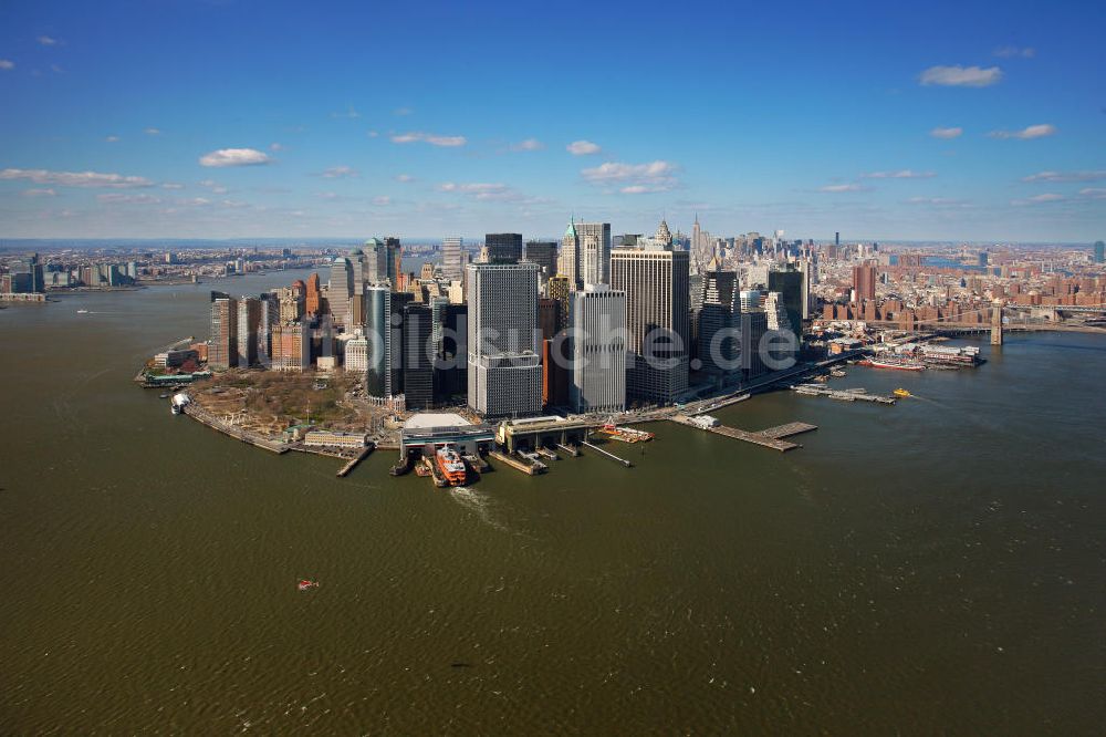 Luftbild New York - Das Bankenviertel von Manhattan in New York