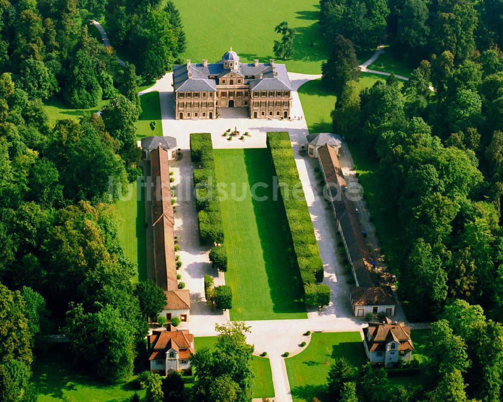 Luftaufnahme Baden-Württemberg - Das barocke Porzellanschloss Favorite mit dem Landschaftspark in Rastatt in Baden-Württemberg