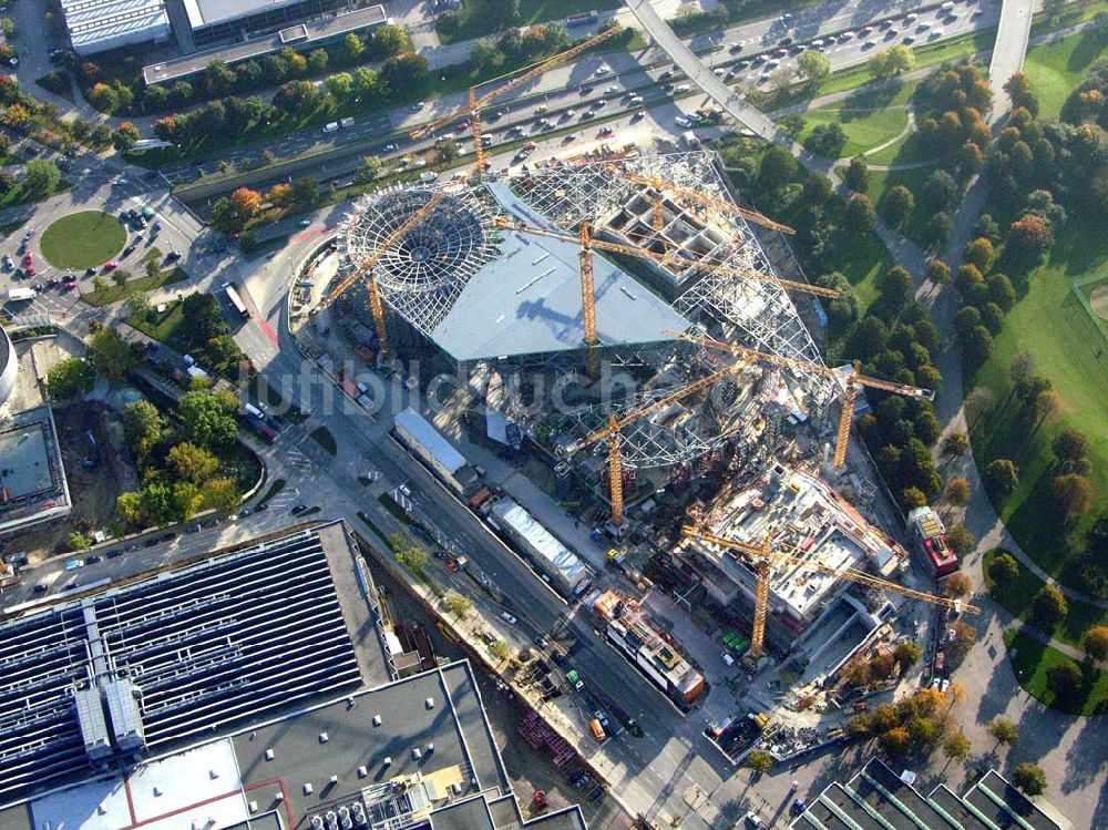 Luftaufnahme München / Bayern - Das BMW Auslieferungs- und Eventcenter in München 11.10.2005