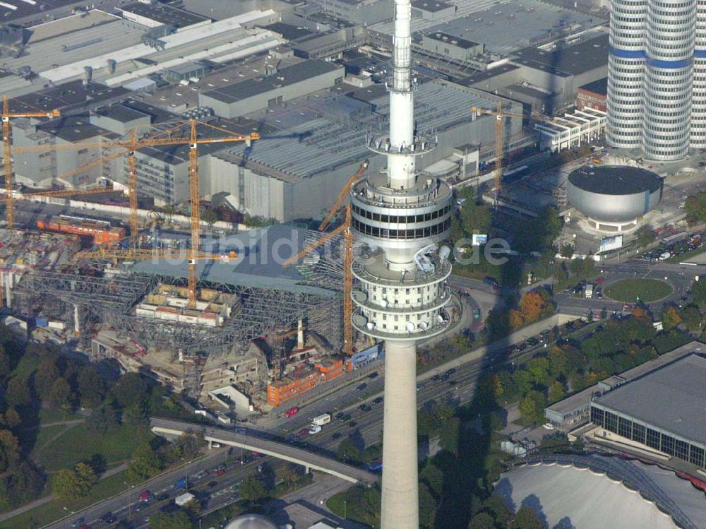 München / Bayern von oben - Das BMW Auslieferungs- und Eventcenter in München 11.10.2005