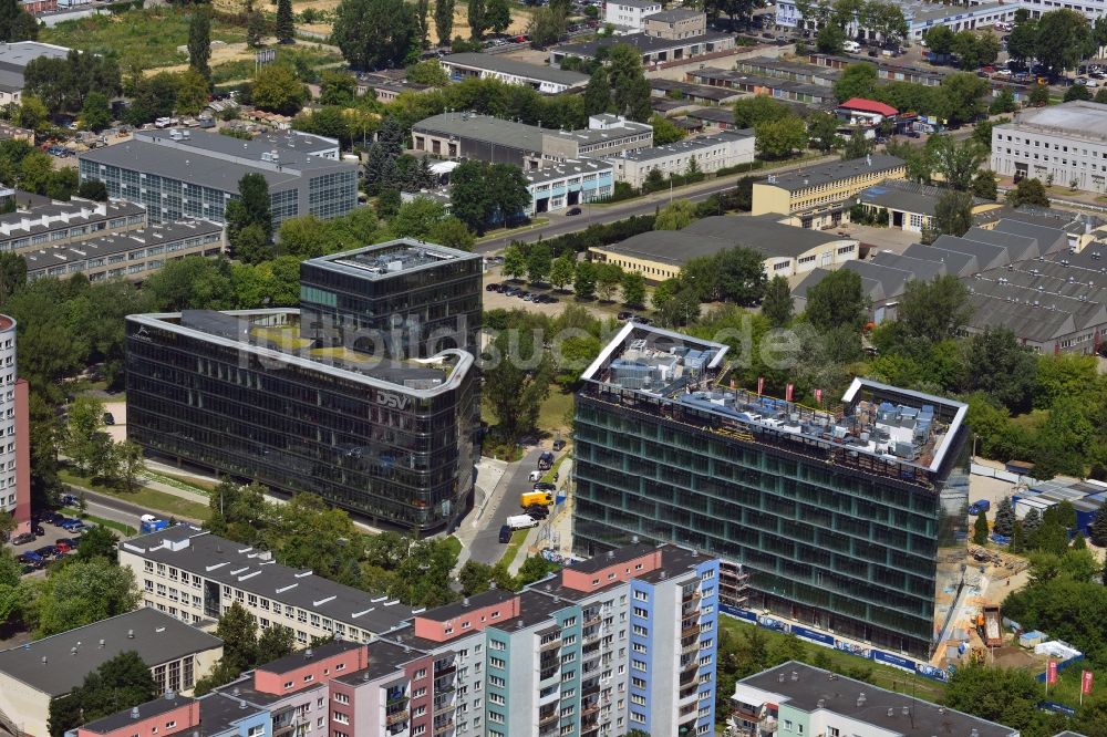 Luftaufnahme Warschau - Das Bürogebäude Ambassador und der Ocean Business Park im Bezirk Mokotow in Warschau in Polen