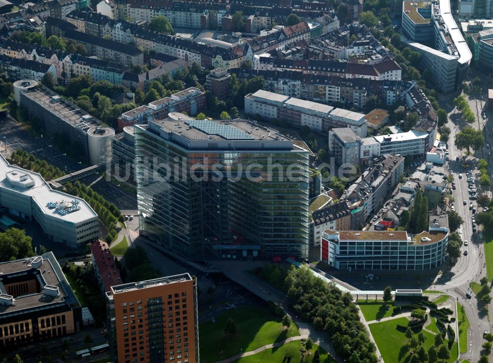 Düsseldorf von oben - Das Bürohochhaus Stadttor im Stadtteil Unterbilk in Düsseldorf im Bundesland Nordrhein-Westfalen