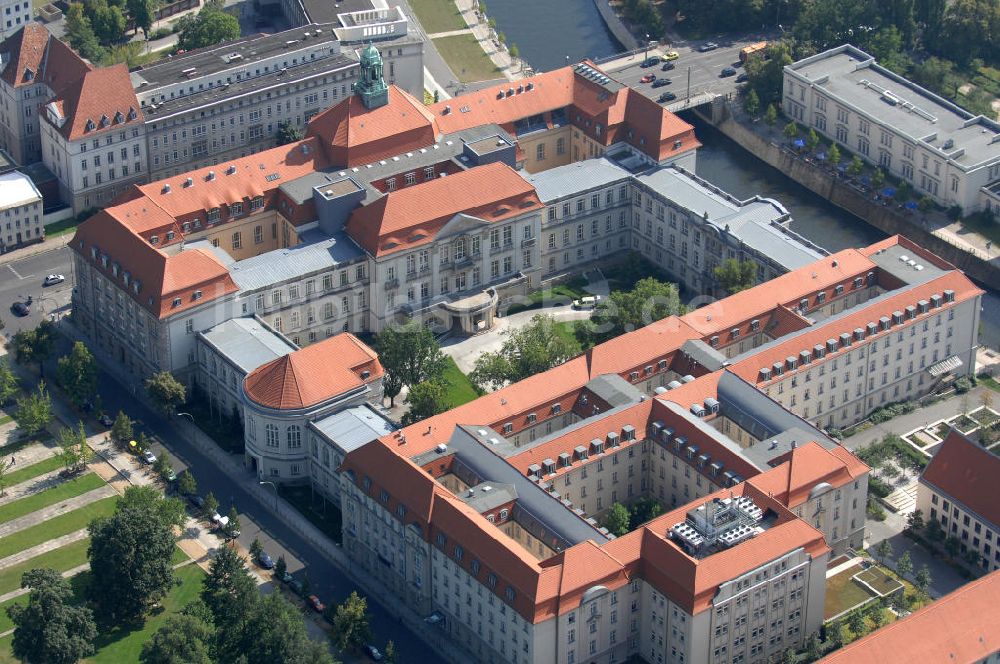 Berlin von oben - Das Bundesministerium für Wirtschaft und Technologie in Berlin