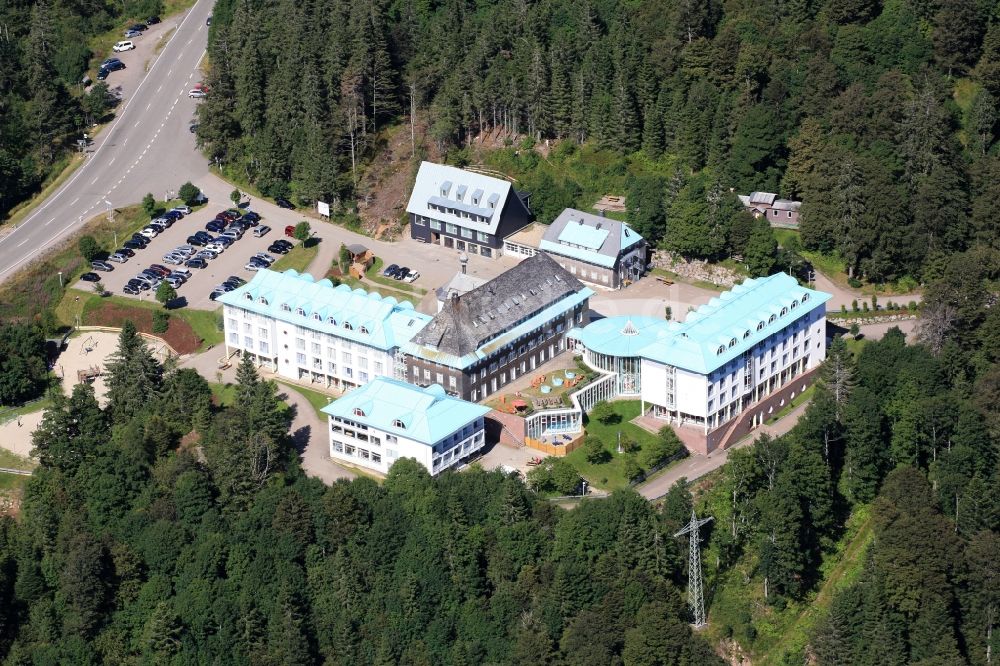 Luftaufnahme Feldberg (Schwarzwald) - Das Caritas-Haus Feldberg auf dem Feldberg (Schwarzwald) im Bundesland Baden-Württemberg