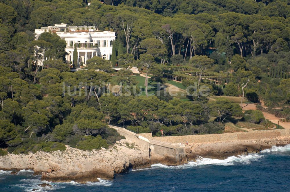 Luftbild Antibes - Das Chateau de la Croë am Cap d' Antibes im Stadtteil Juan-les-Pins von Antibes