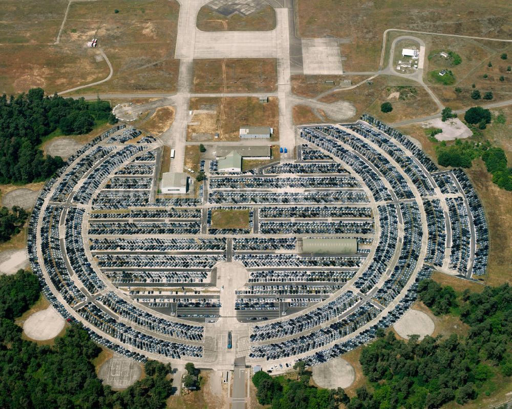 Rastatt aus der Vogelperspektive: Das ehemalige Gelände der Bataillon mechanisierte Infanterie am heutigen Flughafen Karlsruhe / Baden-Baden